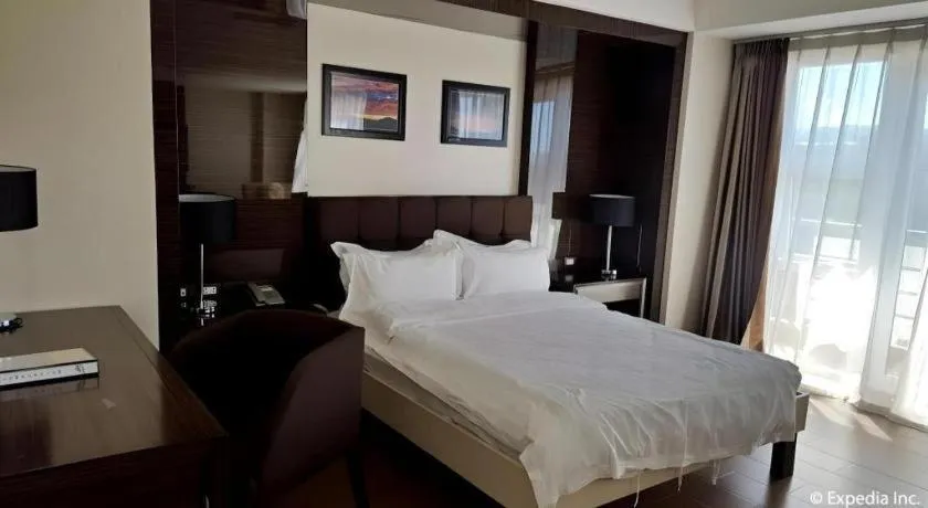 Bed in Newtown Plaza Hotel