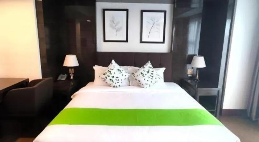 Bed in Newtown Plaza Hotel