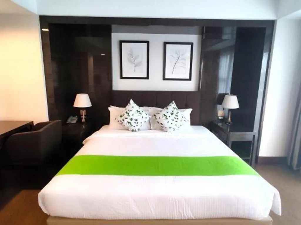 Bed in Newtown Plaza Hotel