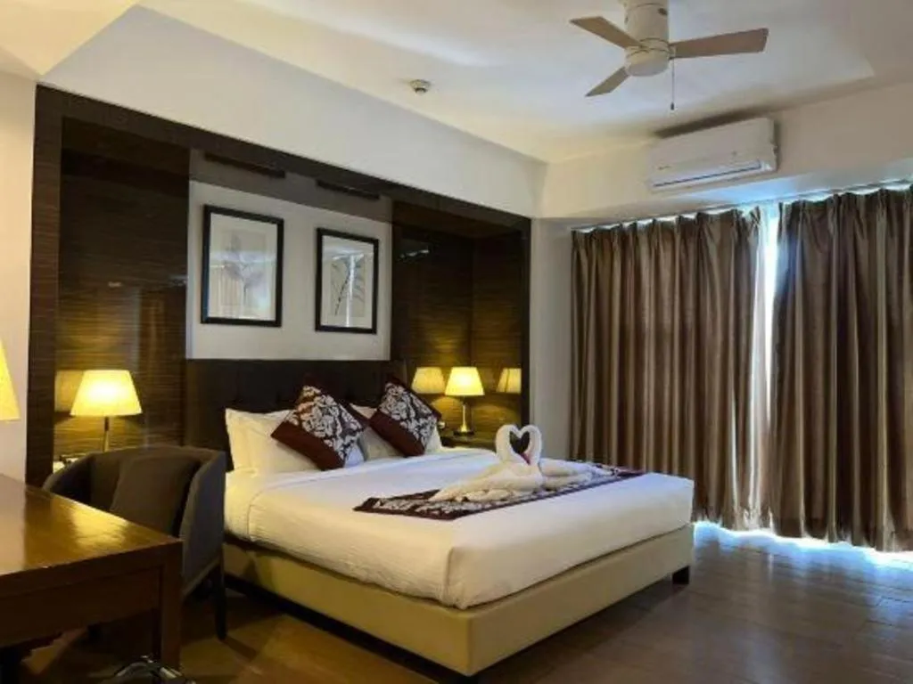 Bed in Newtown Plaza Hotel