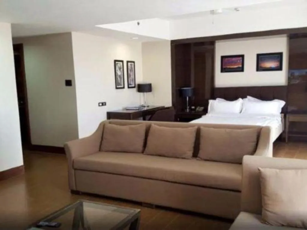 Bed in Newtown Plaza Hotel