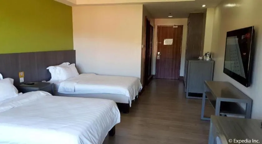 Bed in Newtown Plaza Hotel