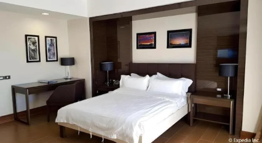 Bed in Newtown Plaza Hotel