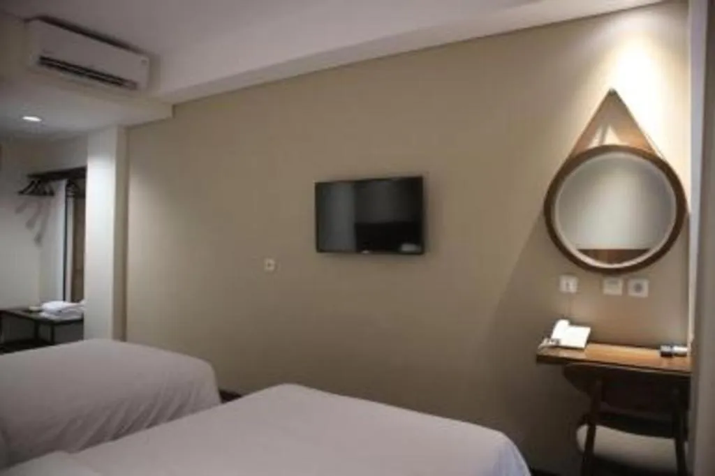 Bed in Bianco Costel