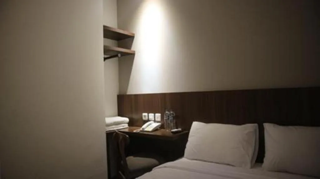 Bed in Bianco Costel