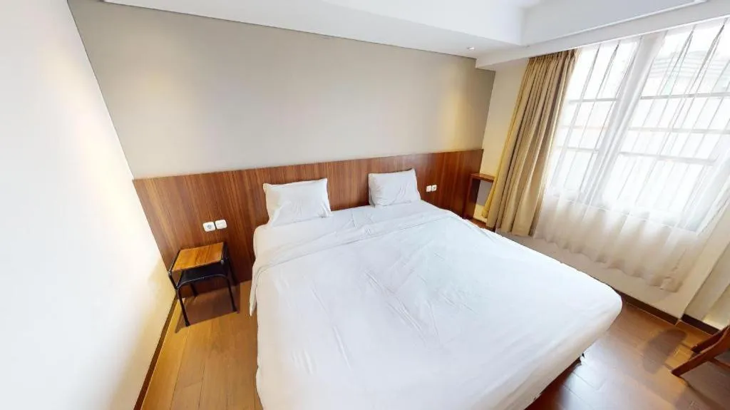 Bed in Bianco Costel