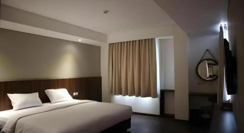 Bed in Bianco Costel