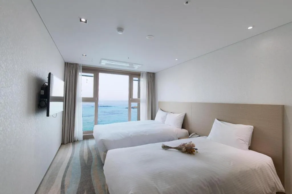 Bed in Ebenezer Hotel