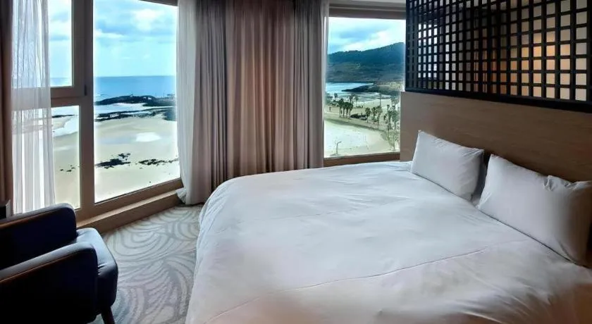 Bed in Ebenezer Hotel