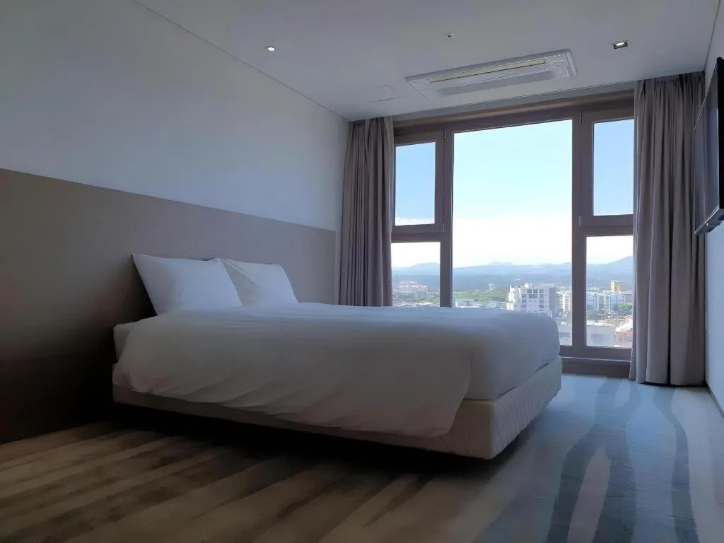 Bed in Ebenezer Hotel