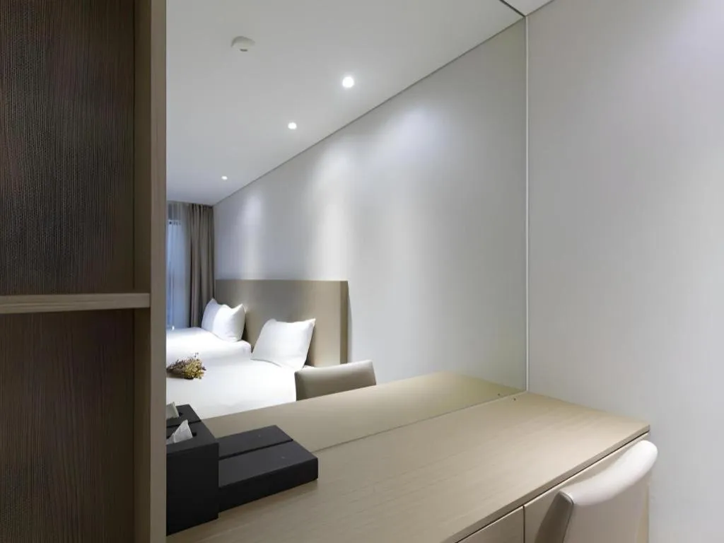 Bed in Ebenezer Hotel