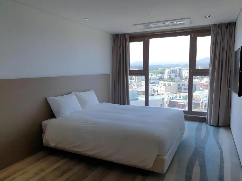 Bed in Ebenezer Hotel