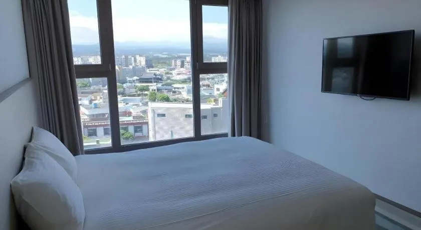 Bed in Ebenezer Hotel