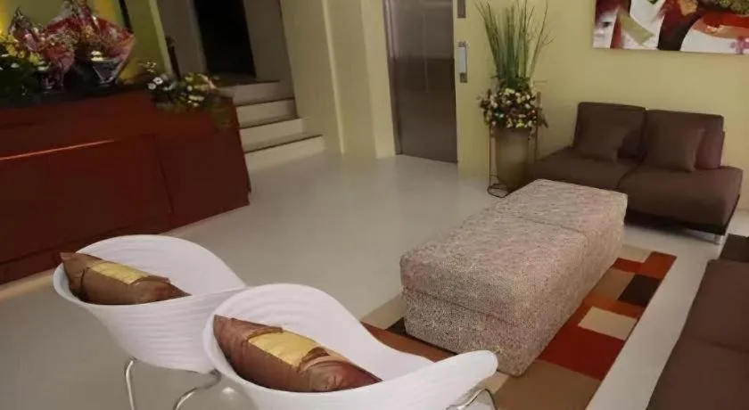 Sampaguita Suites Plaza Garcia