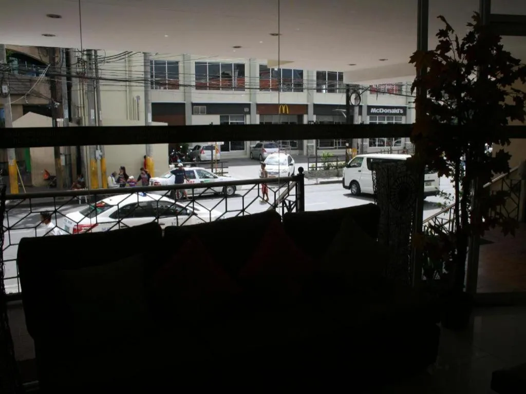 Sampaguita Suites Plaza Garcia