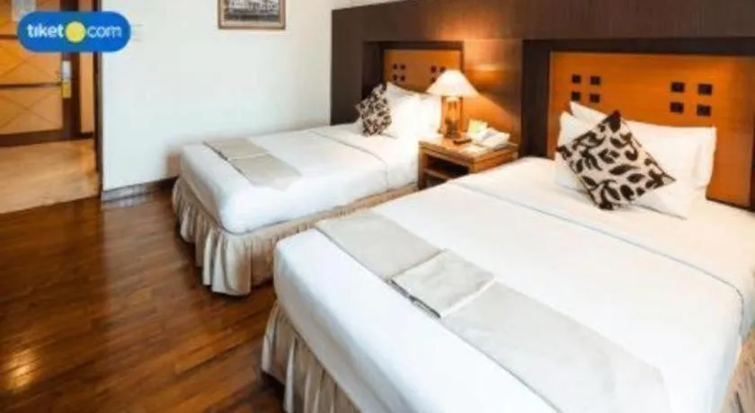 Bed in Oasis Amir Hotel