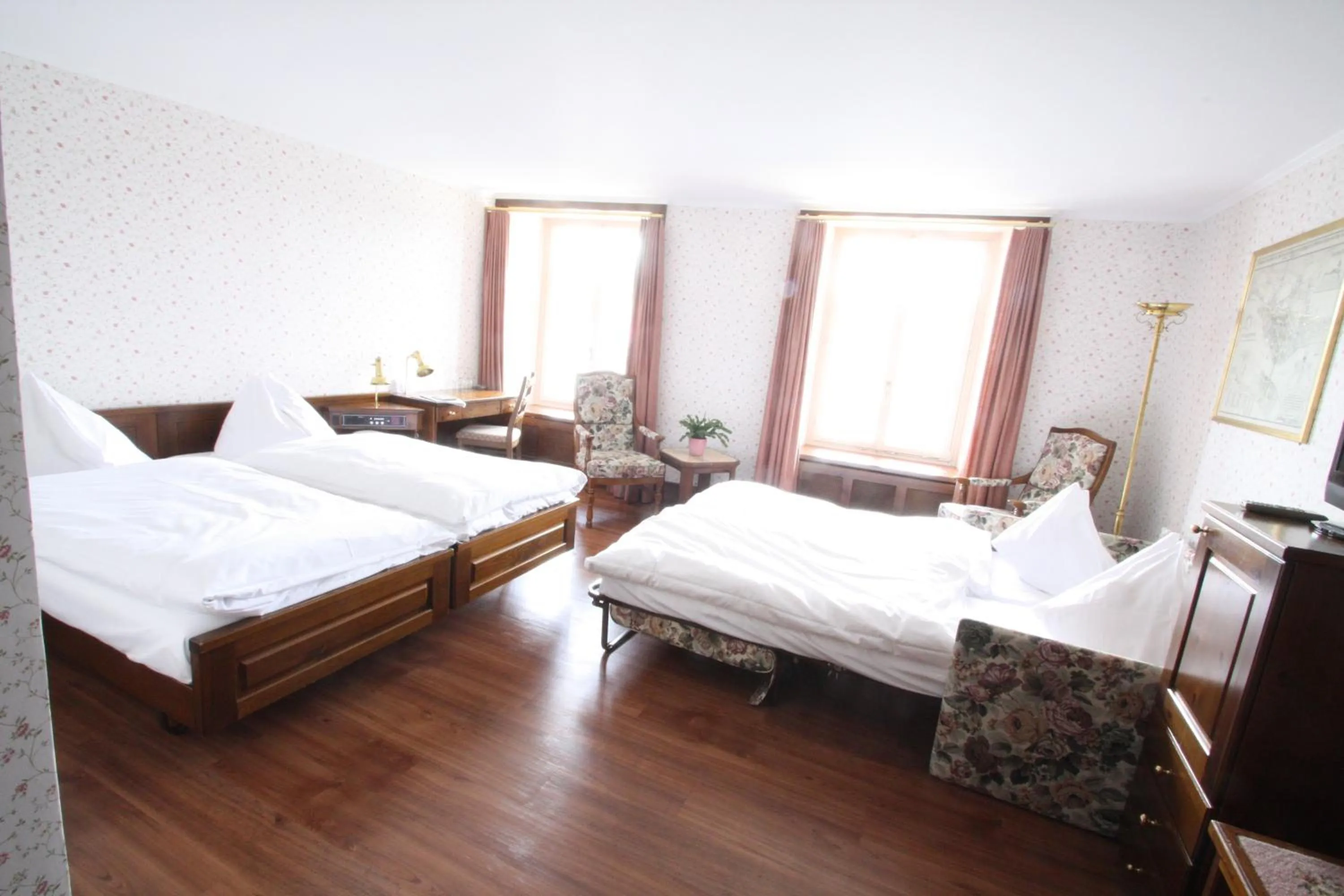 River view, Bed in Hotel Rheinfels