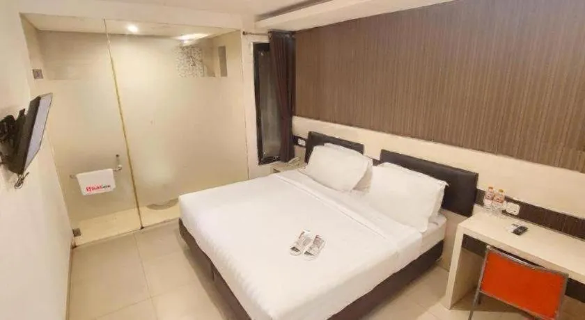 Bed in Sumi Hotel Simpang Lima Semarang