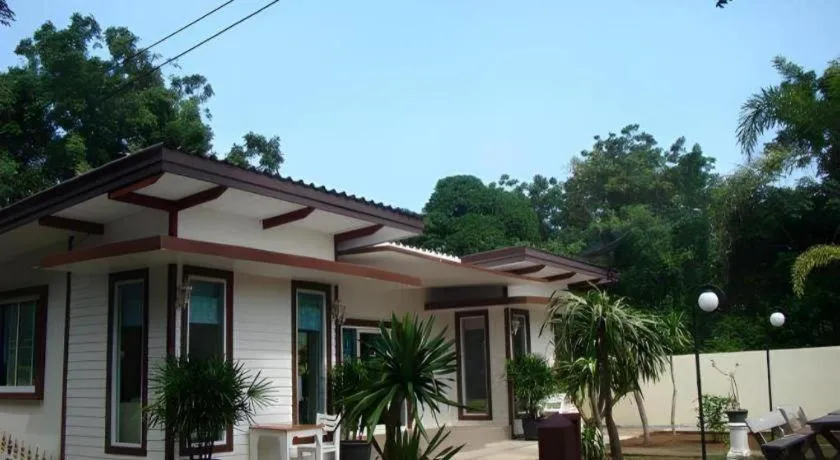 Sea Beach Koh Larn 1