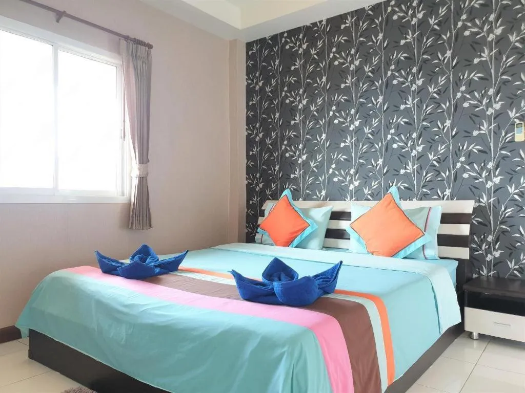 Bed in Sea Beach Koh Larn 1