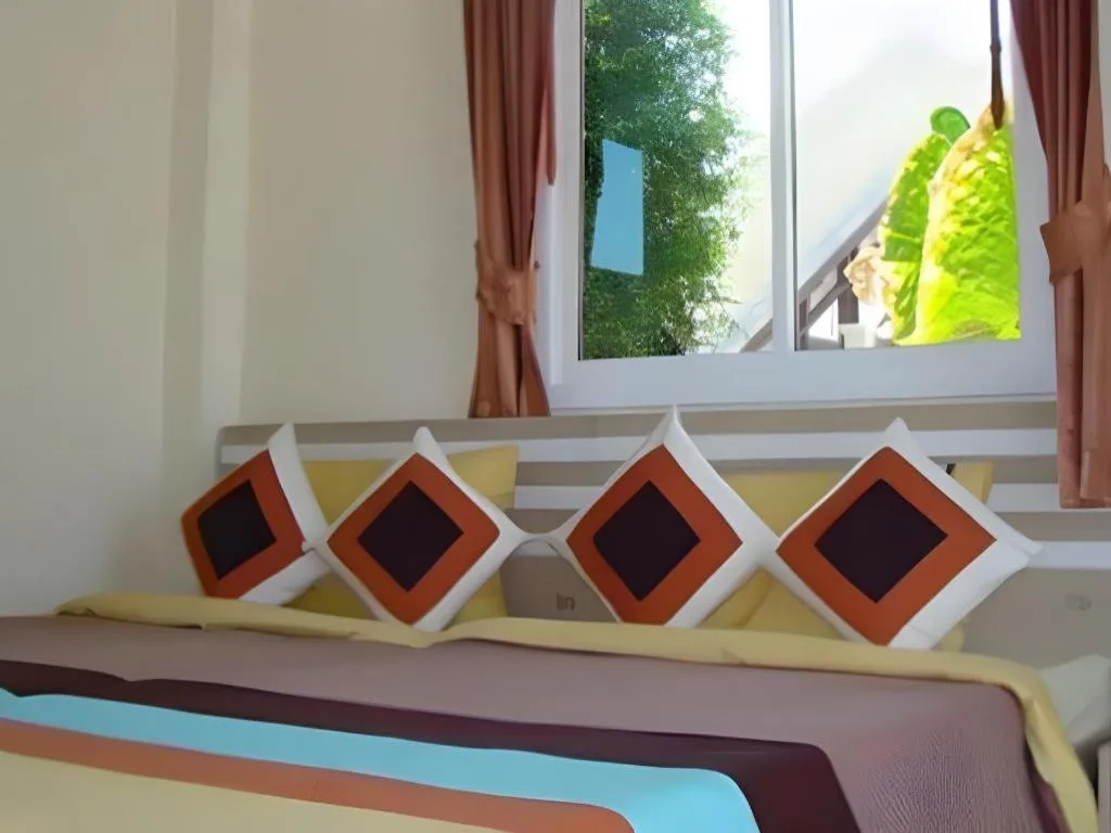 Bed in Sea Beach Koh Larn 1