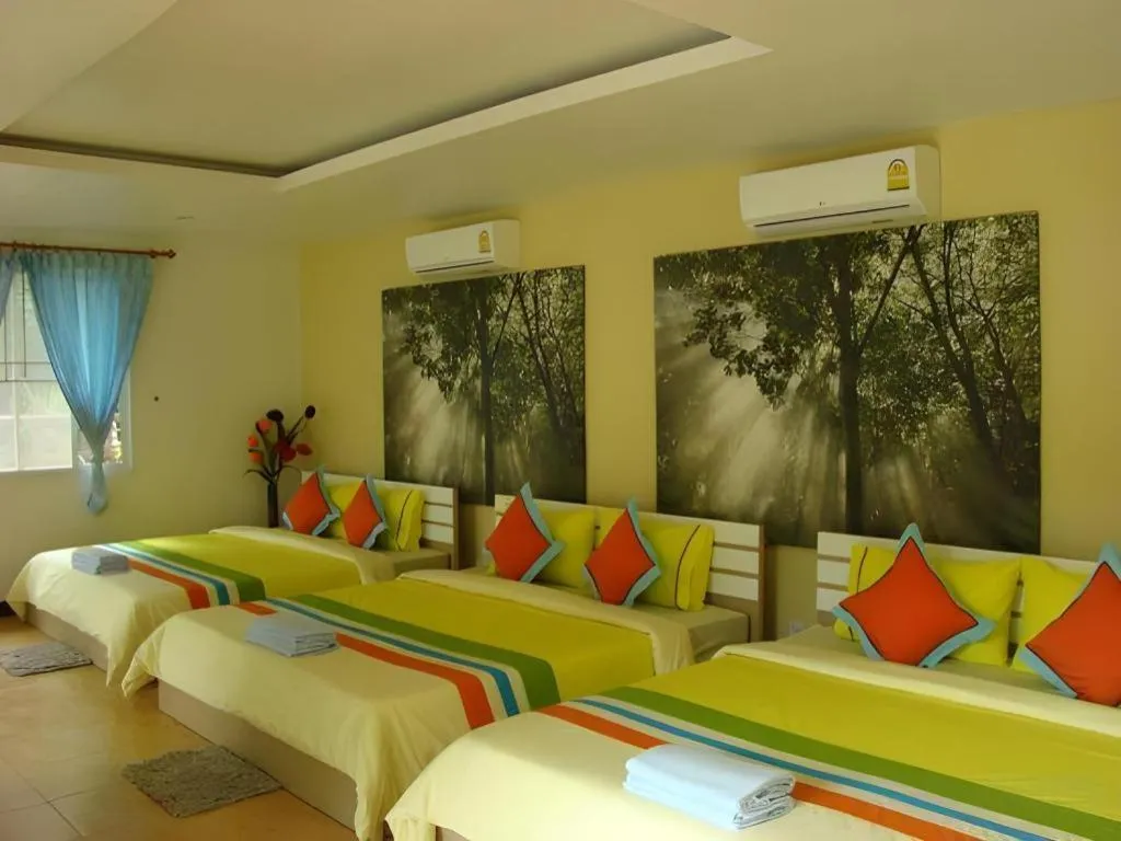 Sea Beach Koh Larn 1