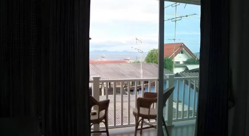 Sea Beach Koh Larn 1