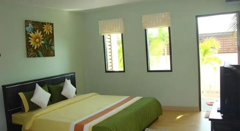 Bed in Sea Beach Koh Larn 1