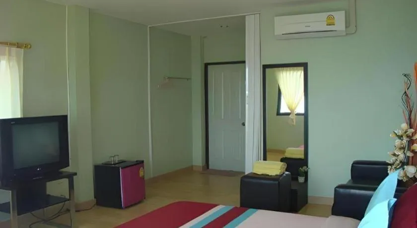 Sea Beach Koh Larn 1