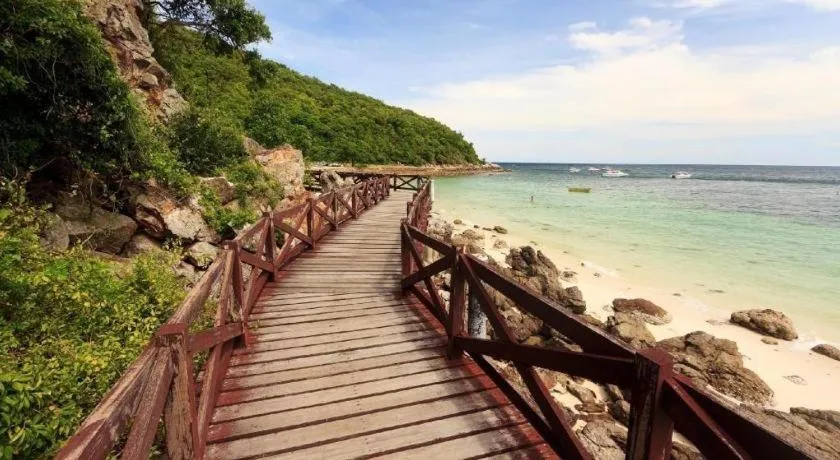 Sea Beach Koh Larn 1