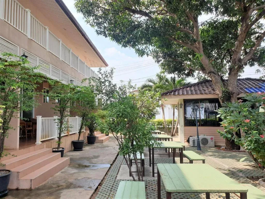 Sea Beach Koh Larn 1