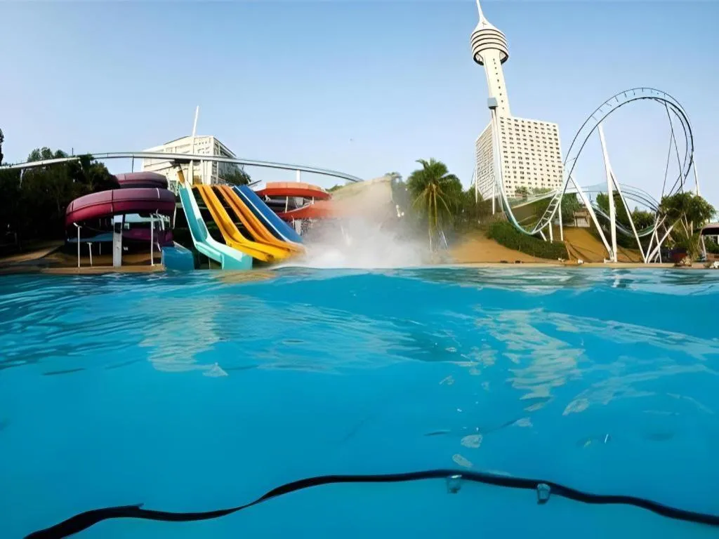 Sea Beach Koh Larn 1