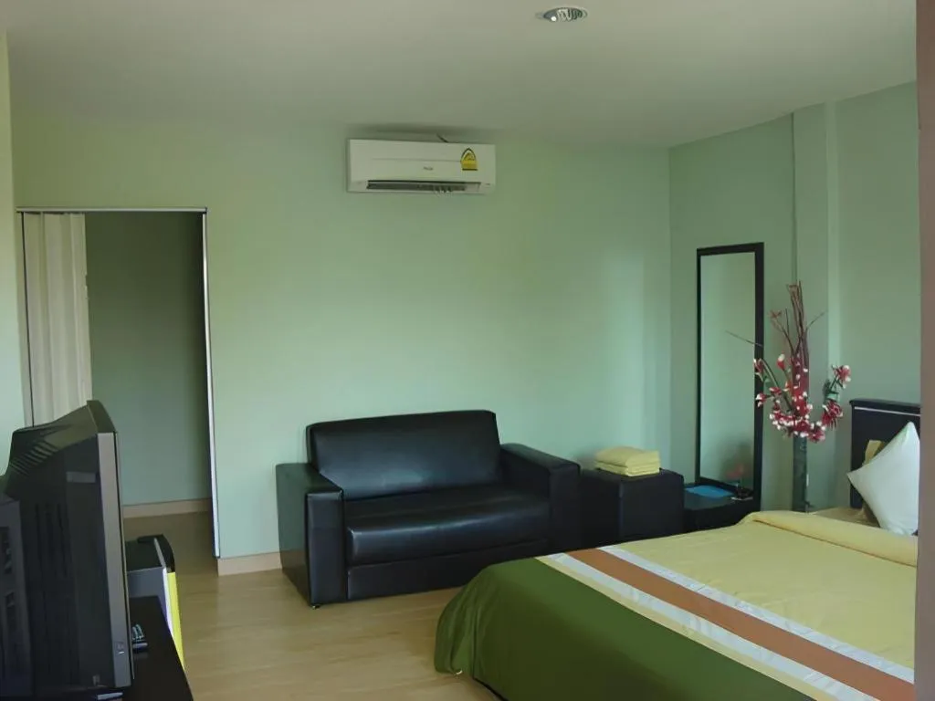 Sea Beach Koh Larn 1