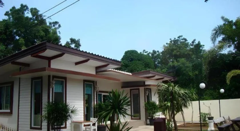 Sea Beach Koh Larn 1