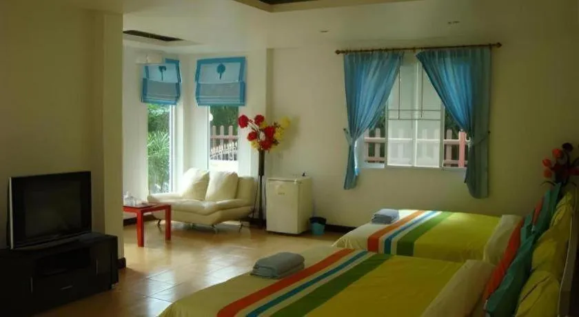 Bed in Sea Beach Koh Larn 1