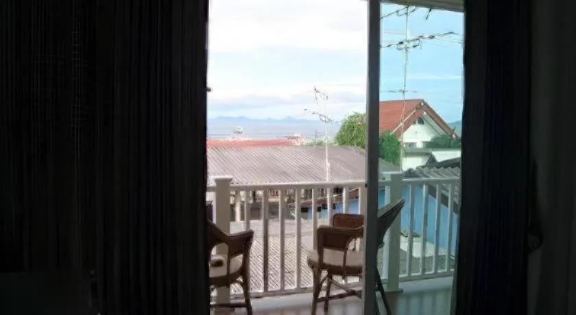 Sea Beach Koh Larn 1