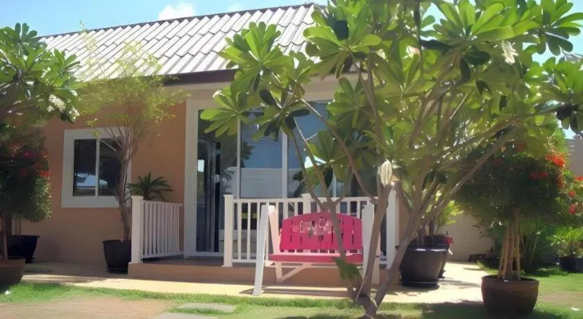 Sea Beach Koh Larn 1