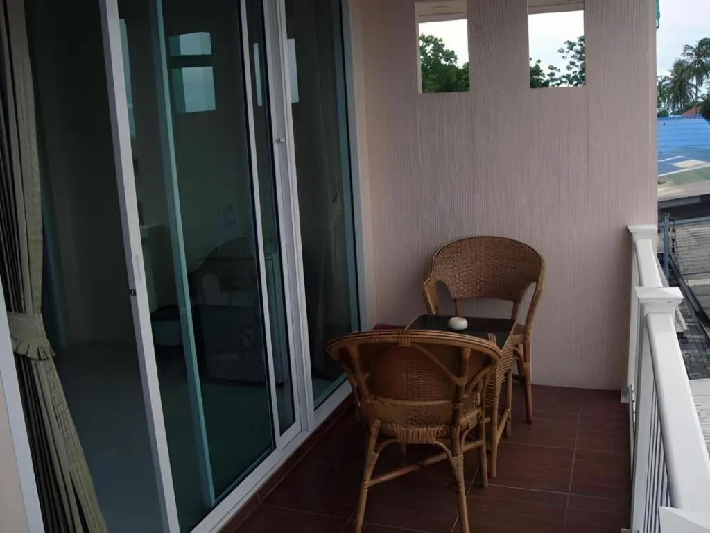 Sea Beach Koh Larn 1