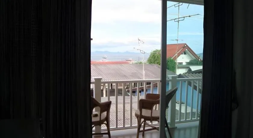 Sea Beach Koh Larn 1