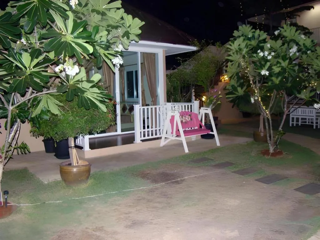 Sea Beach Koh Larn 1