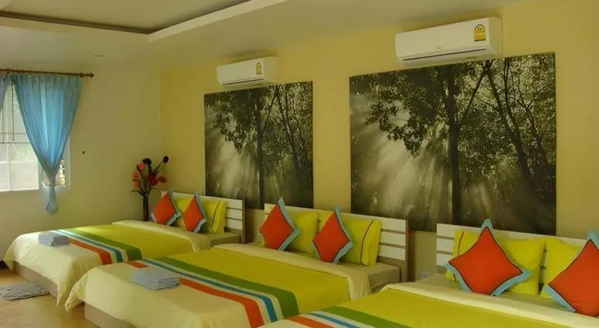 Sea Beach Koh Larn 1