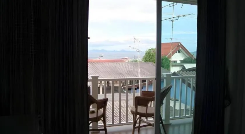 Sea Beach Koh Larn 1