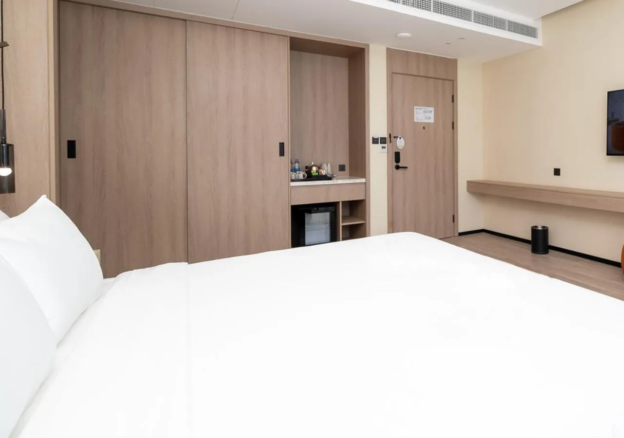 Bed in Laya Resort Phuket