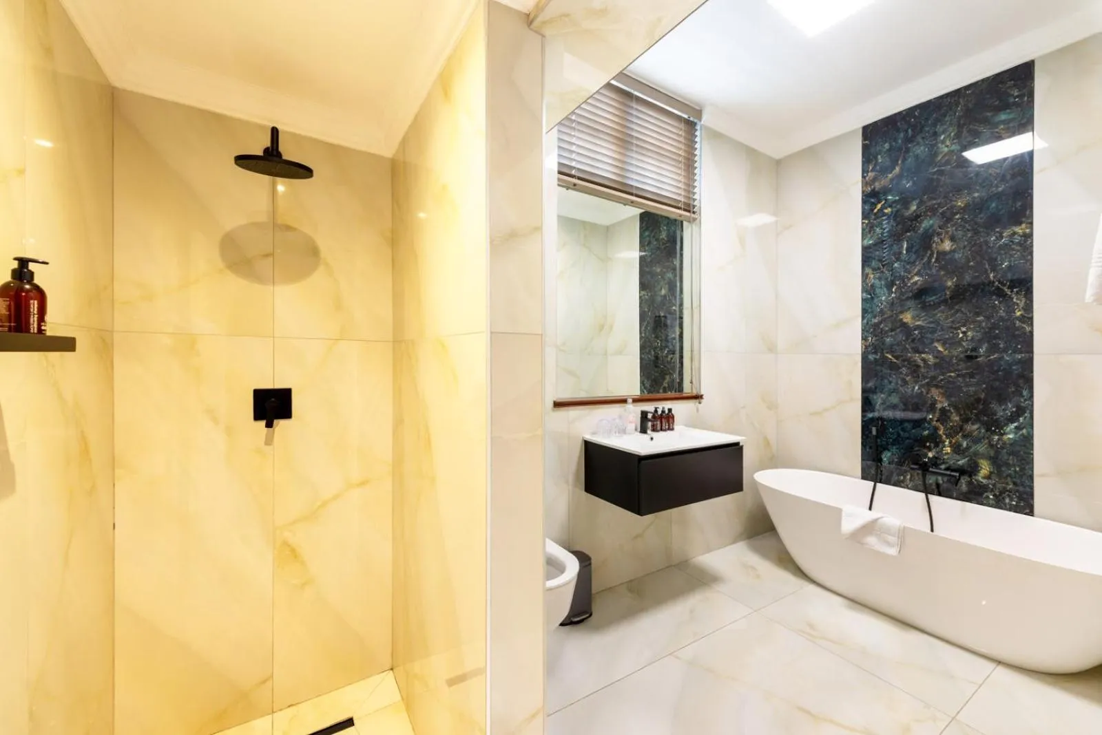 Shower in Palm House Boutique Hotel and Spa