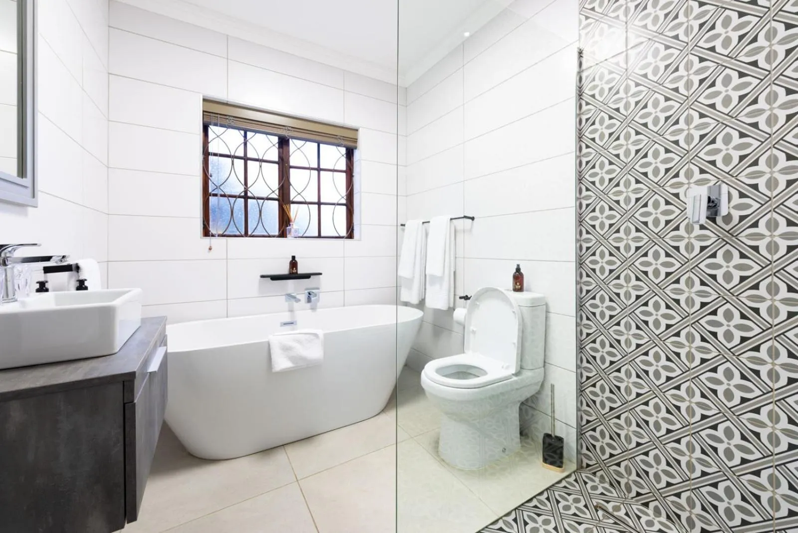 Shower in Palm House Boutique Hotel and Spa