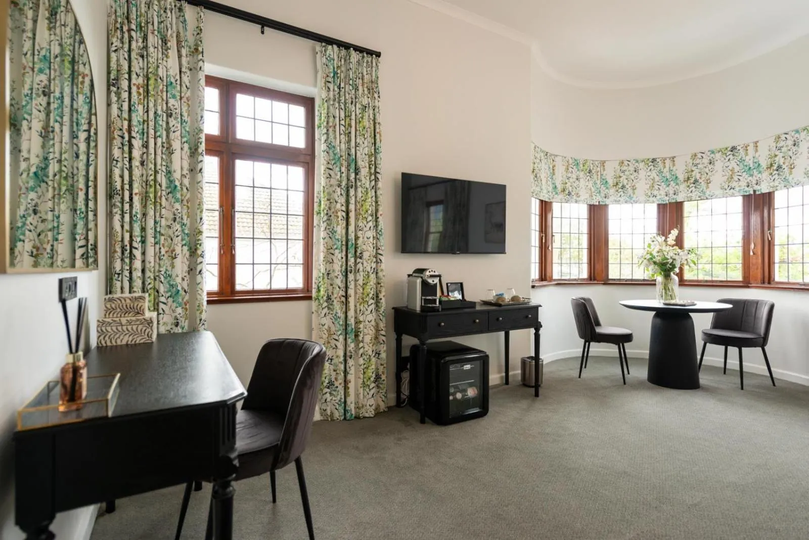 TV and multimedia in Palm House Boutique Hotel and Spa