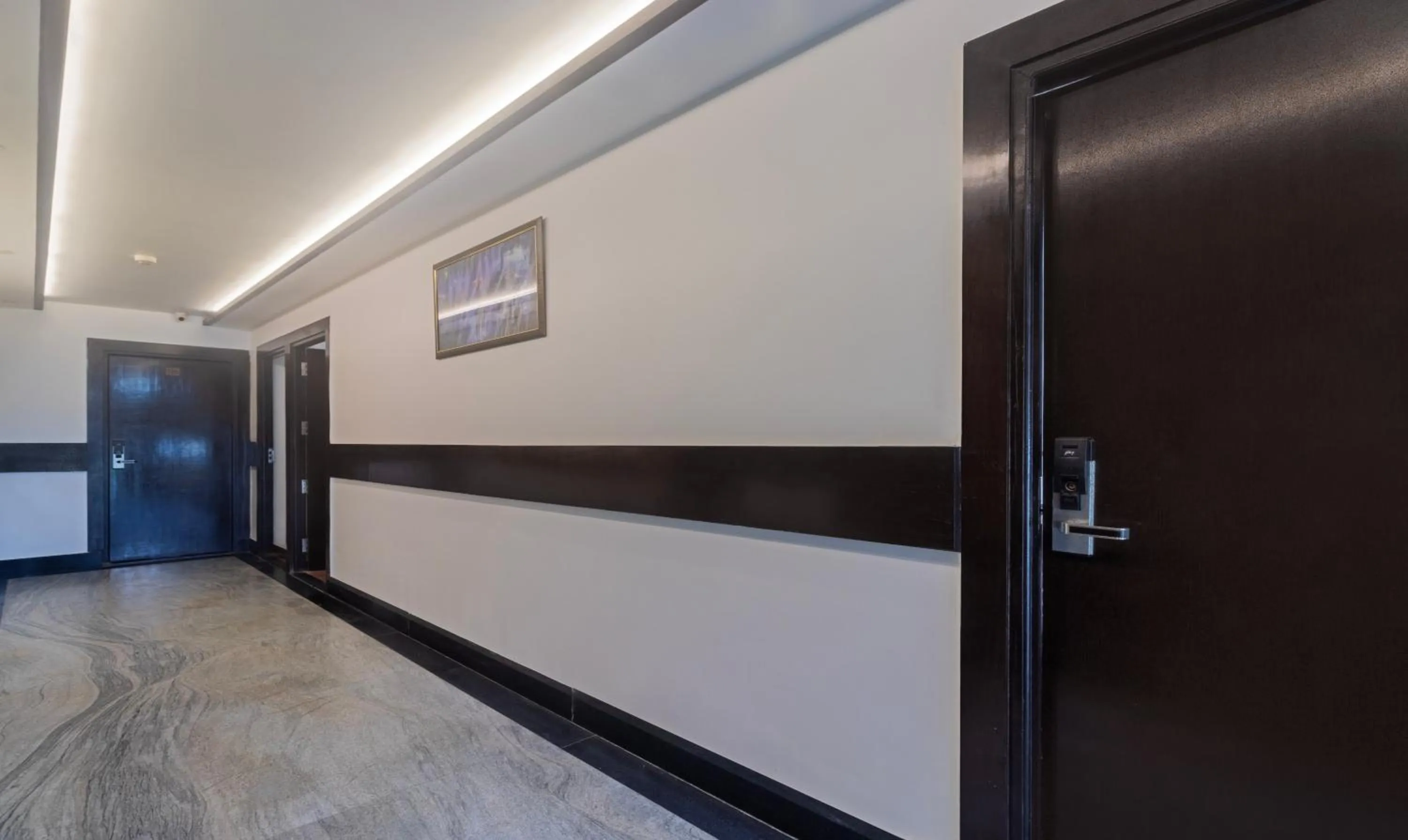 Lobby or reception in Treebo The Royal Taj, Near Taj Mahal