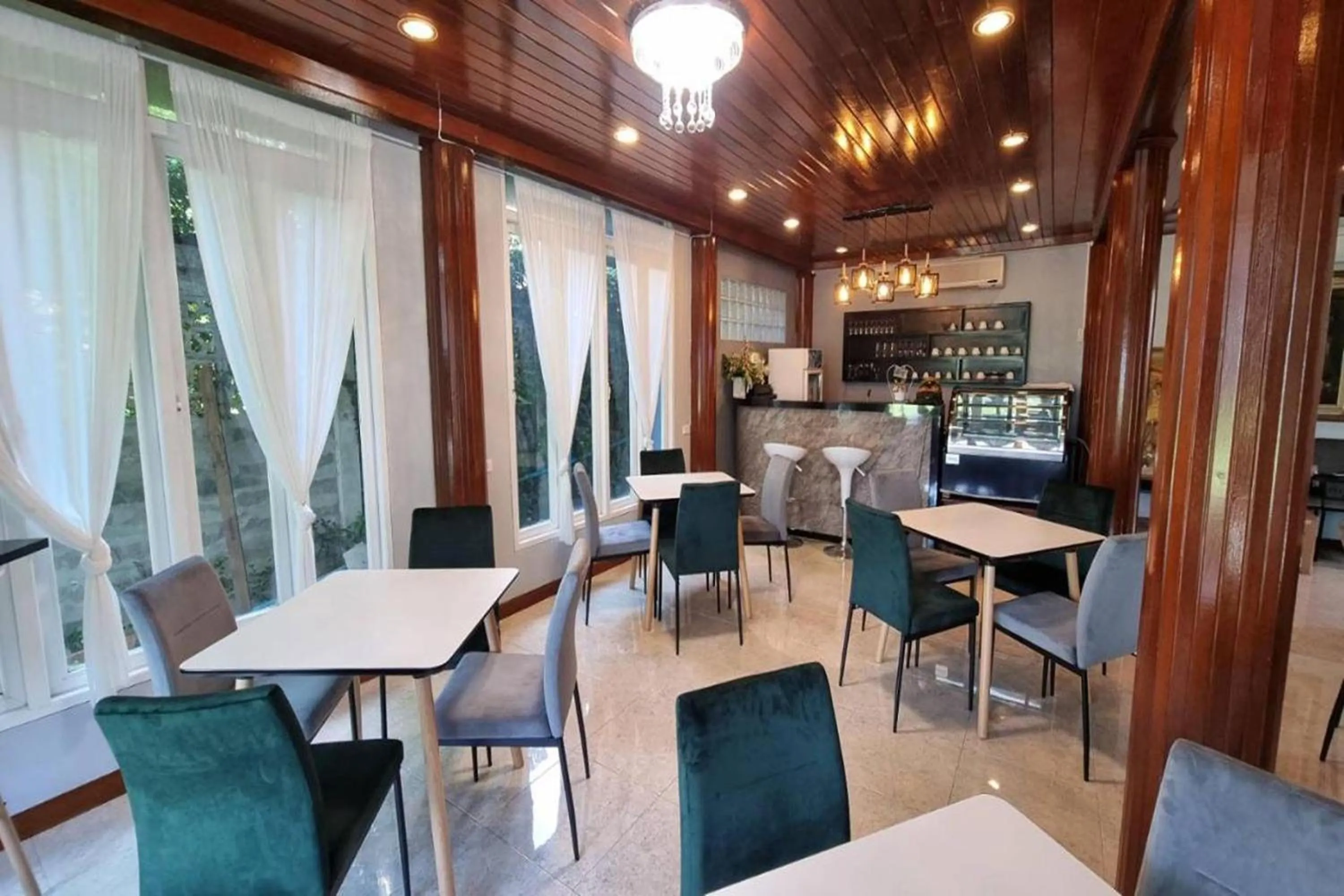 Restaurant/places to eat in Ruenthai Ayutthaya Resort and Restaurant