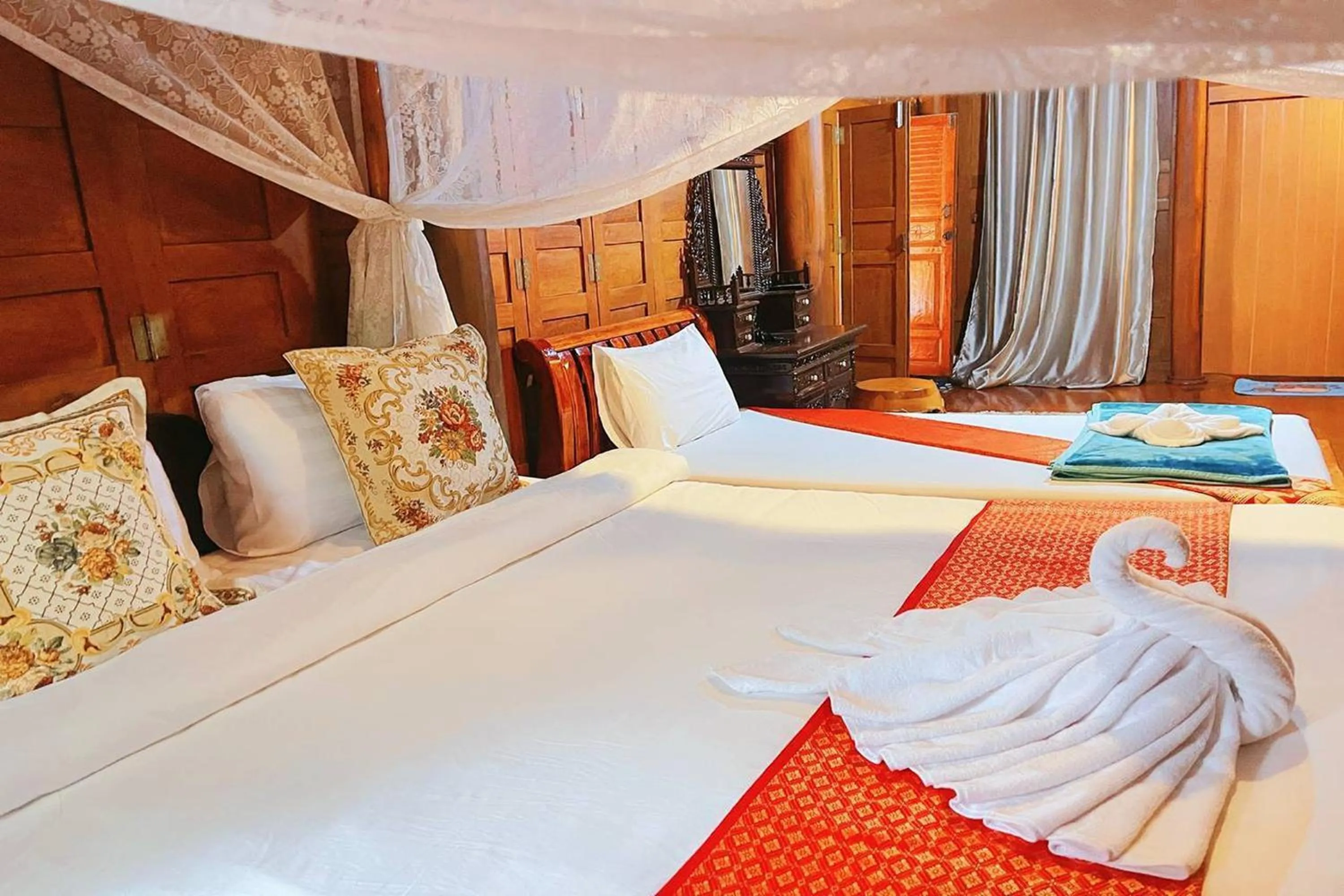 Bedroom in Ruenthai Ayutthaya Resort and Restaurant