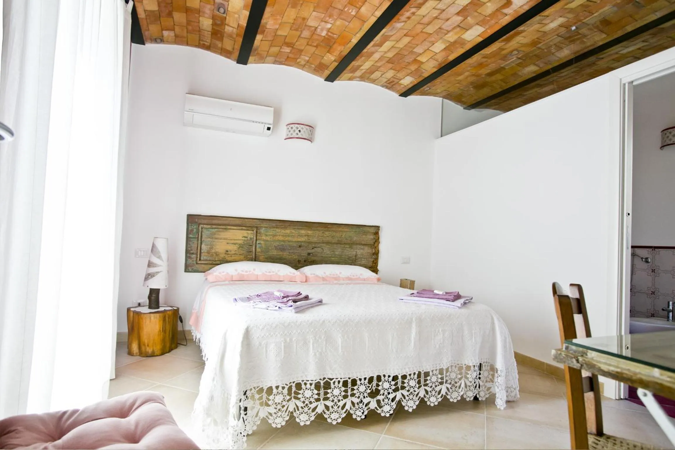 Photo of the whole room, Bed in La Via del Carretto B&B